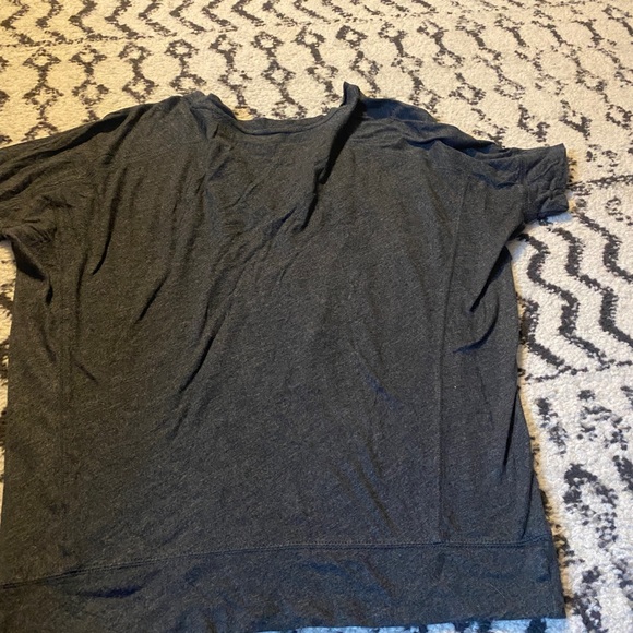 EXPRESS | DARK GRAY SHORT WIDE SLEEVE FRONT FULL SEQUIN TOP | SMALL - Picture 4 of 4